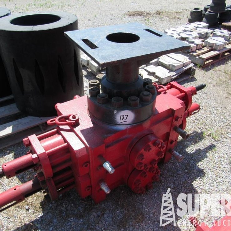 MASSEY-FERGUSON 8
