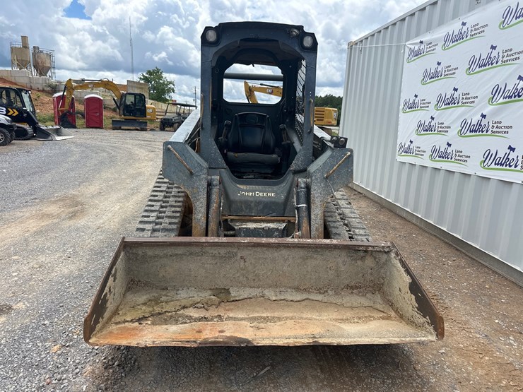 deere-323d-image-3