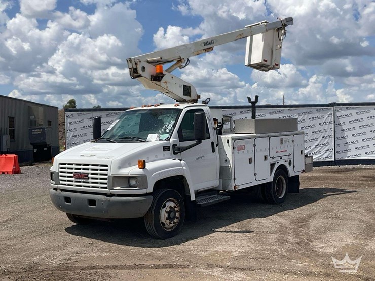 2005-gmc-c4500-versalift-tel29n-02-29ft.-insulated-bucket-truck-image-1