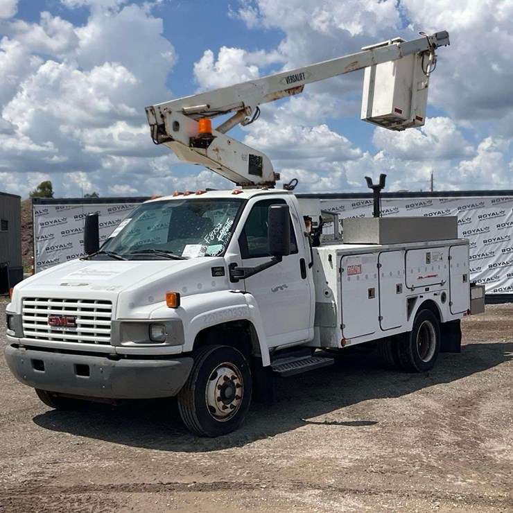 2005 GMC C4500 Versalift TEL29N-02 29ft. Insulated Bucket Truck