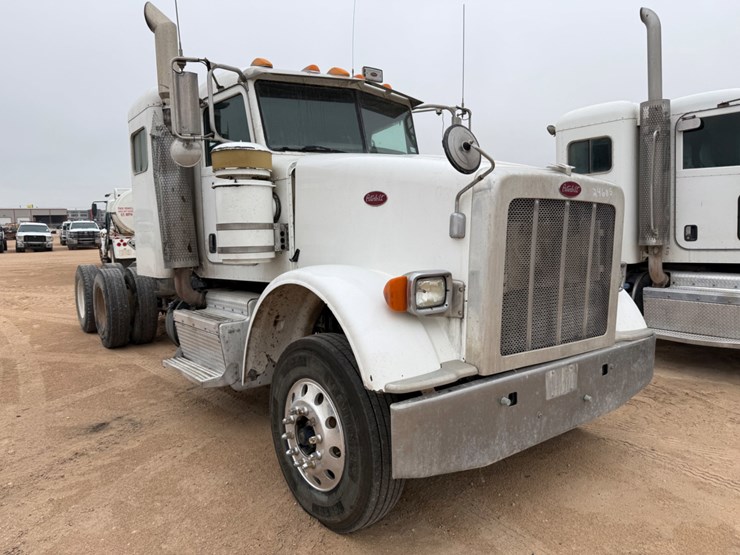 2013-peterbilt-367-image-3
