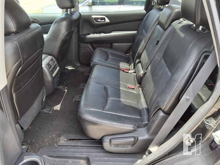 2013-nissan-pathfinder-sl-image-16