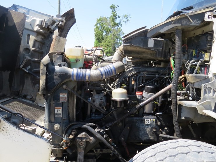 2017-kenworth-t880-image-10
