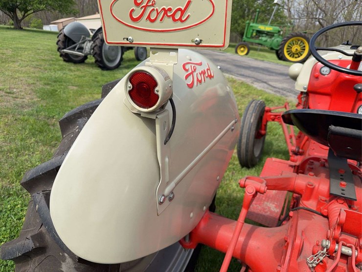 ford-8n-image-36