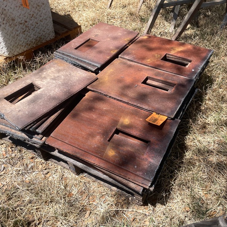 #1072 • Pallet of Metal Cut-Off