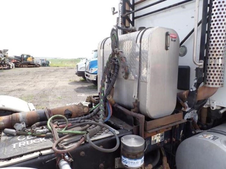 2016-kenworth-t880-image-60