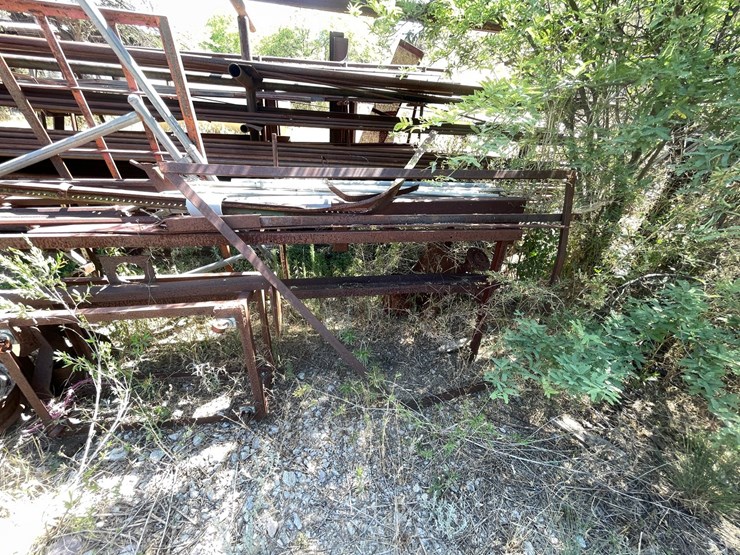#1057-•-(2)-racks-and-metal-image-7