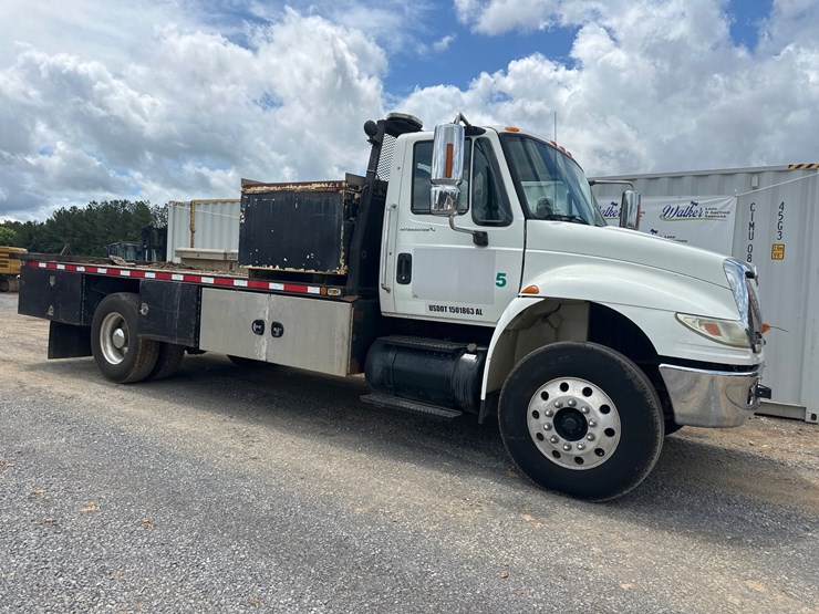 2005-international-durastar-4400-image-1