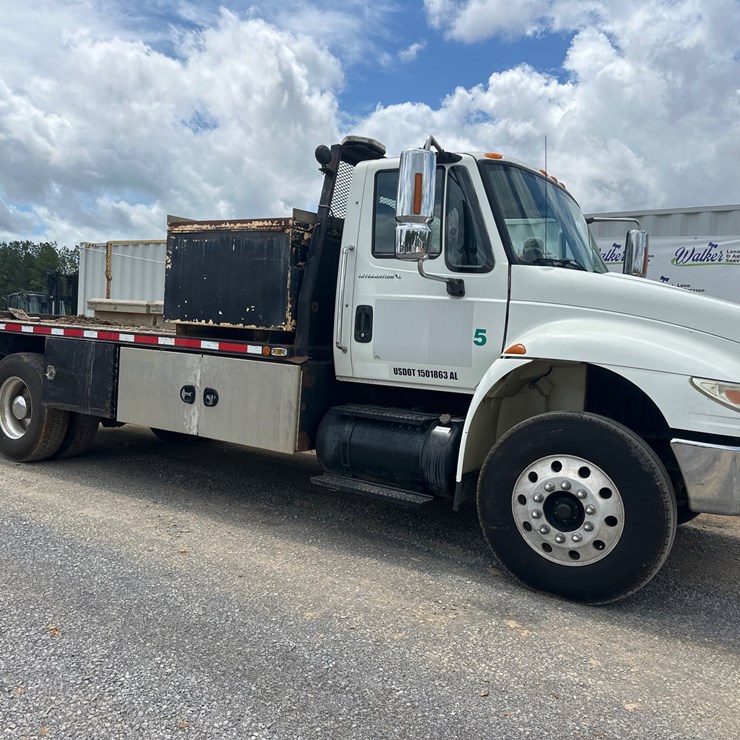 2005 INTERNATIONAL DURASTAR 4400