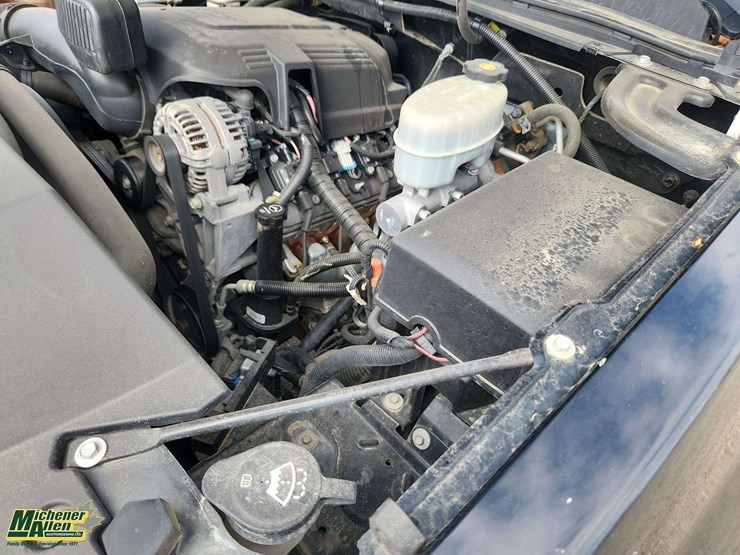 2012-chevrolet-silverado-3500-image-25