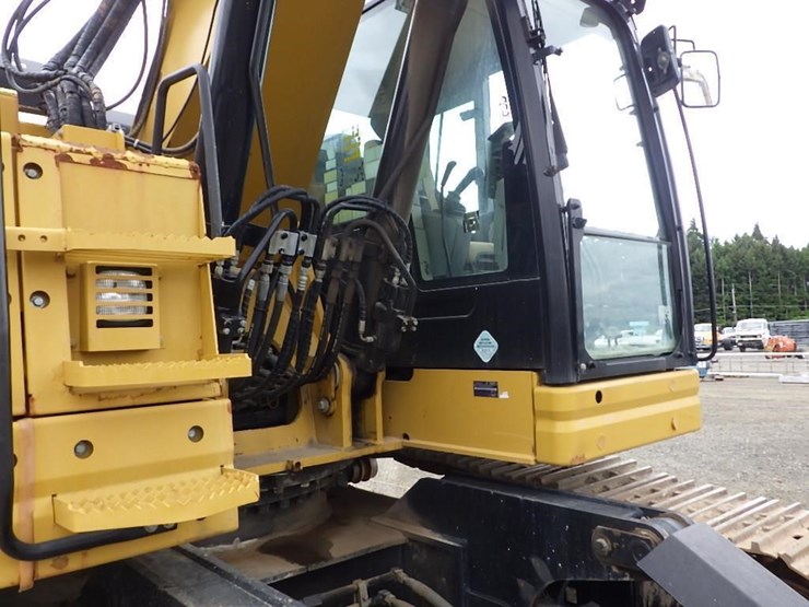 2019-caterpillar-335f-lcr-image-30