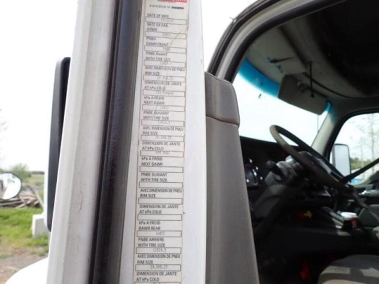 2016-kenworth-t880-image-11