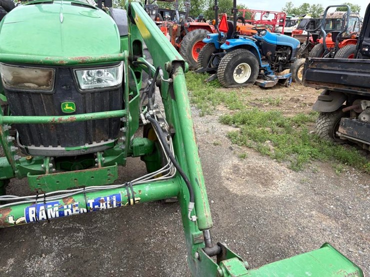 john-deere-4052m-image-5