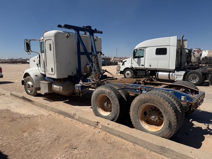 2013-peterbilt-365-image-6