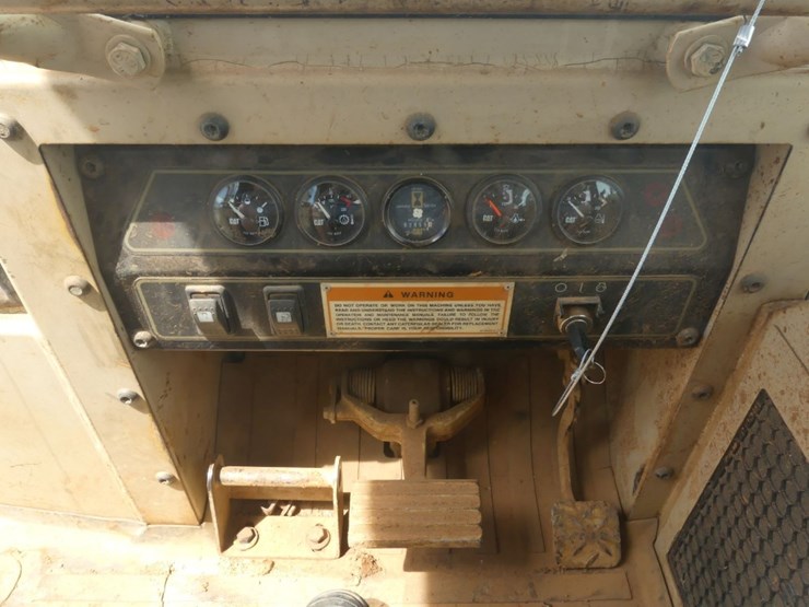 caterpillar-d4c-xl-image-15