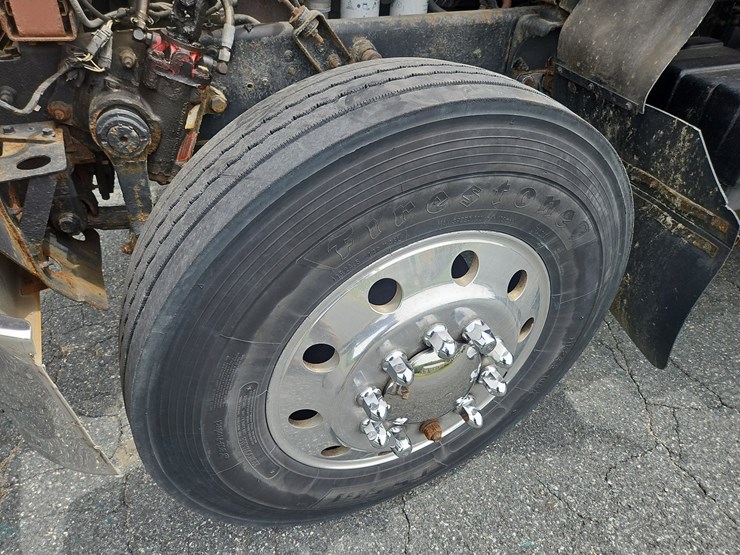2000-mack-ch613-image-12
