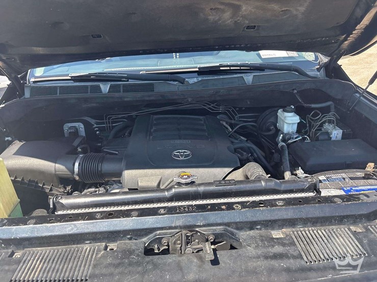2016-toyota-tundra-image-15