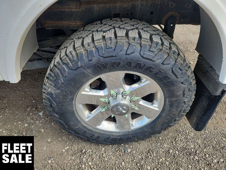 2015-ram-2500-slt-image-33