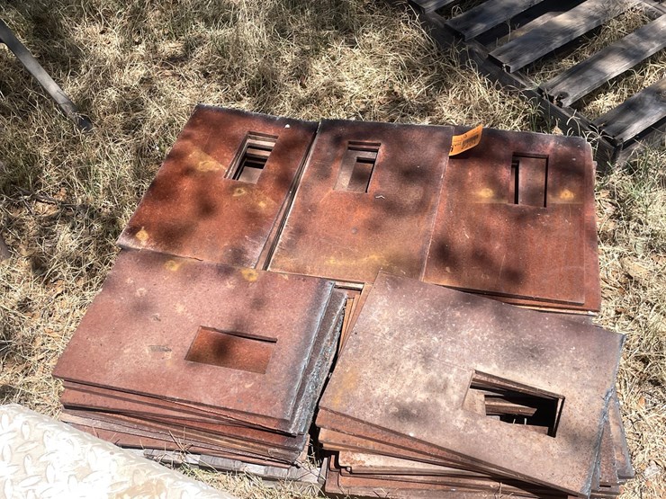 #1072-•-pallet-of-metal-cut-off-image-4