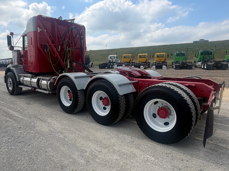 2011-kenworth-t800-image-7