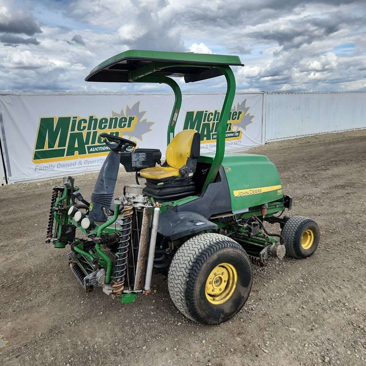 2010 JOHN DEERE 2010