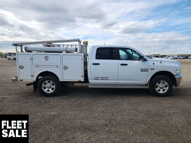 2015-ram-2500-slt-image-13
