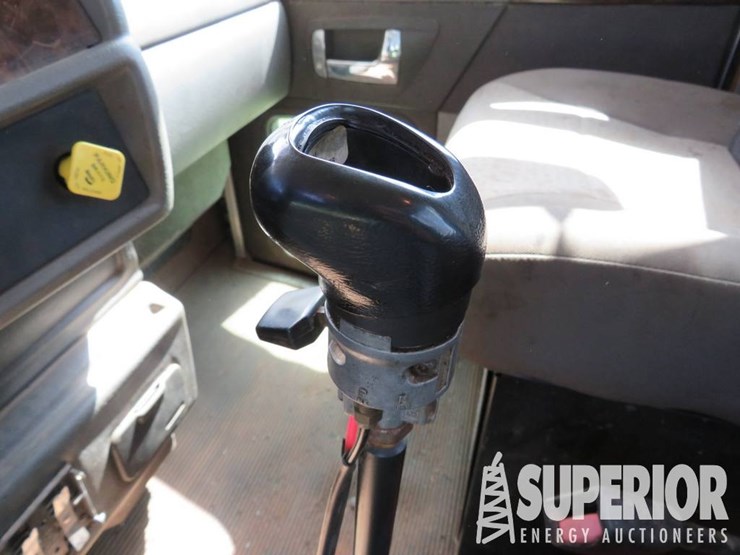 2011-kenworth-t370-image-17