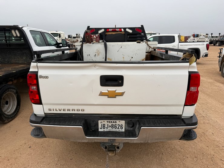 2016-chevrolet-silverado-2500hd-image-5