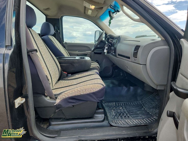 2012-chevrolet-silverado-3500-image-15
