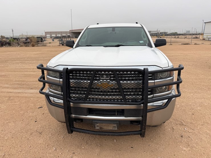 2018-chevrolet-silverado-2500hd-image-9