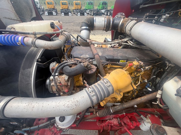 2011-kenworth-t800-image-17