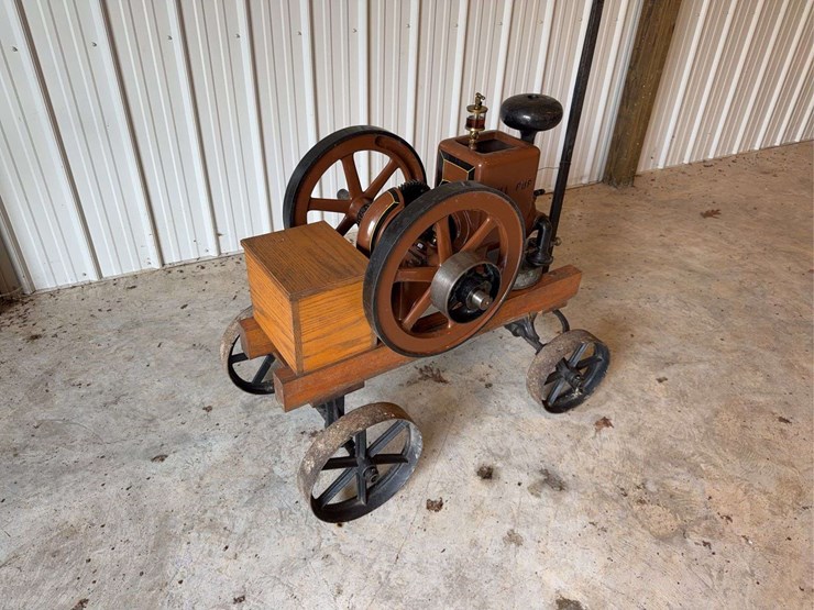 bates-bull-pup-2-1/2-hp-engine-image-2