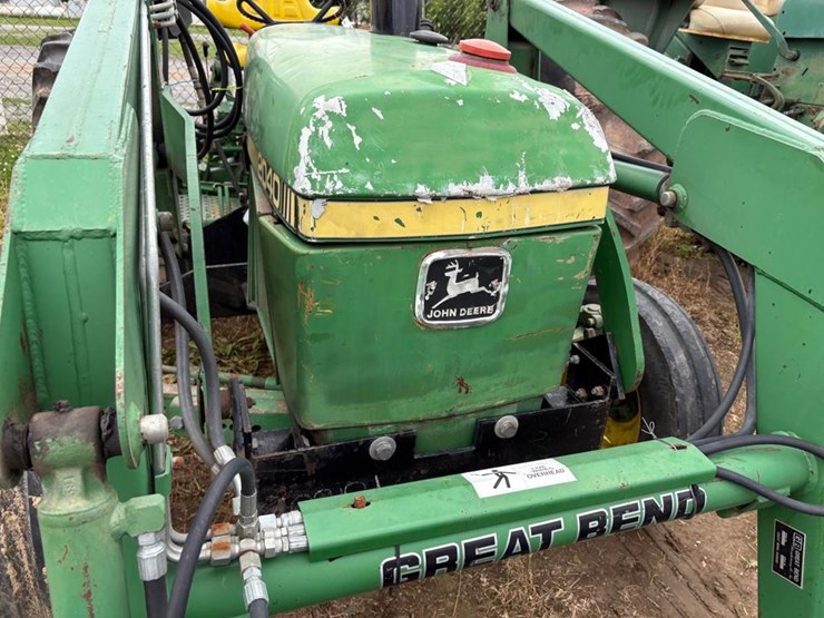 john-deere-2040-image-6