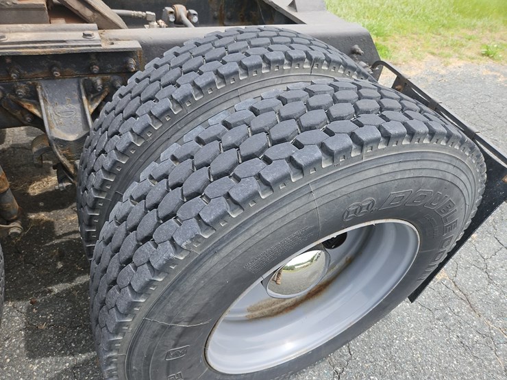 2000-mack-ch613-image-14