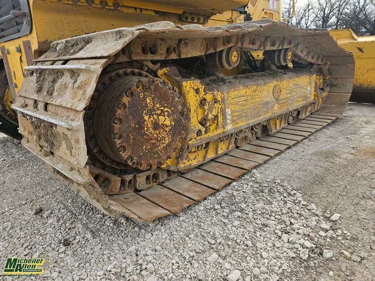 2017-komatsu-d61px-24-image-13