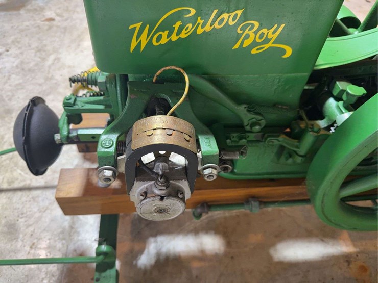 1921-waterloo-boy-2hp-engine-image-11