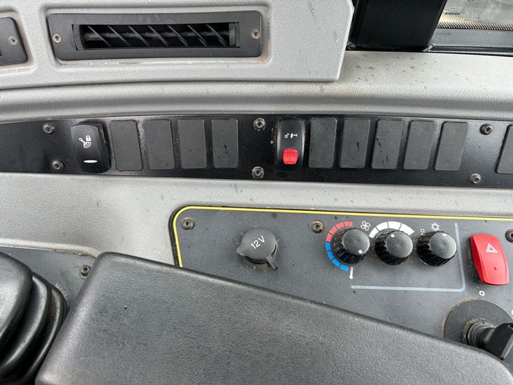 jcb-407-image-23