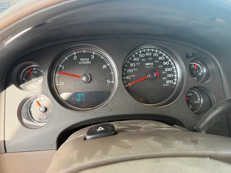 2011-chevrolet-silverado-3500-image-14