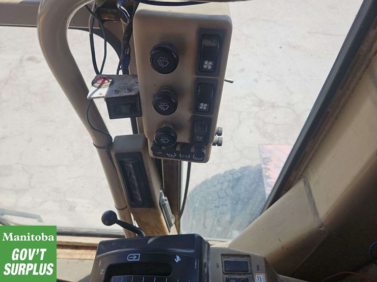 caterpillar-140h-image-32