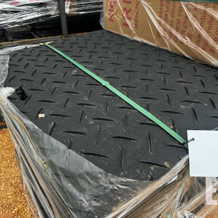 RUBBER GROUND MATS