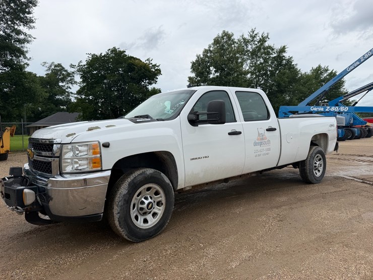 2012-chevrolet-3500-image-1