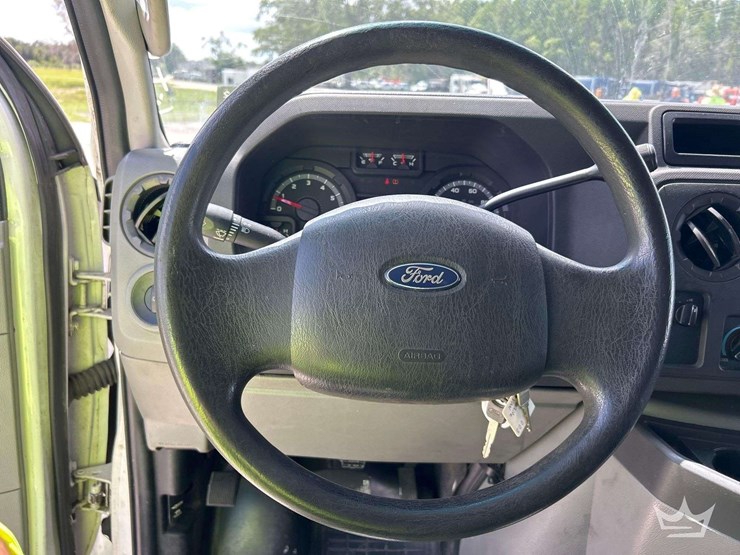2009-ford-cargo-image-15