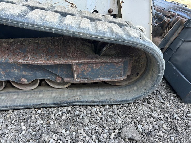 2016-bobcat-t740-image-14