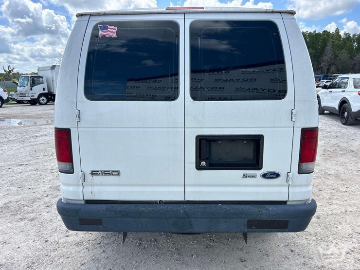 2009-ford-cargo-image-23