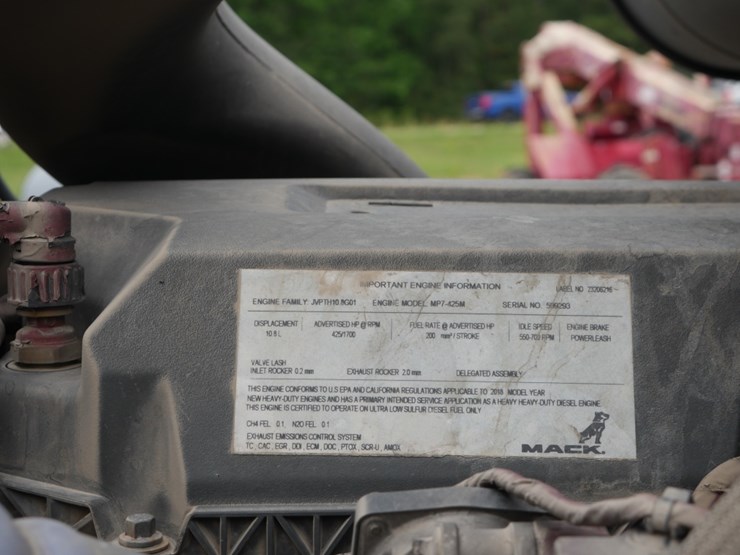 2019-mack-gu713-image-17