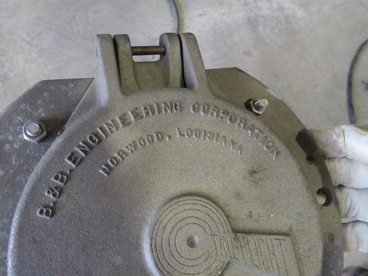 b&b-engineering-corp-lights-x-2-image-5