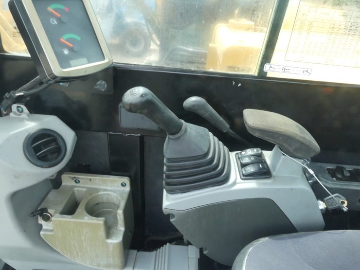 2021-caterpillar-305.5e2-image-11