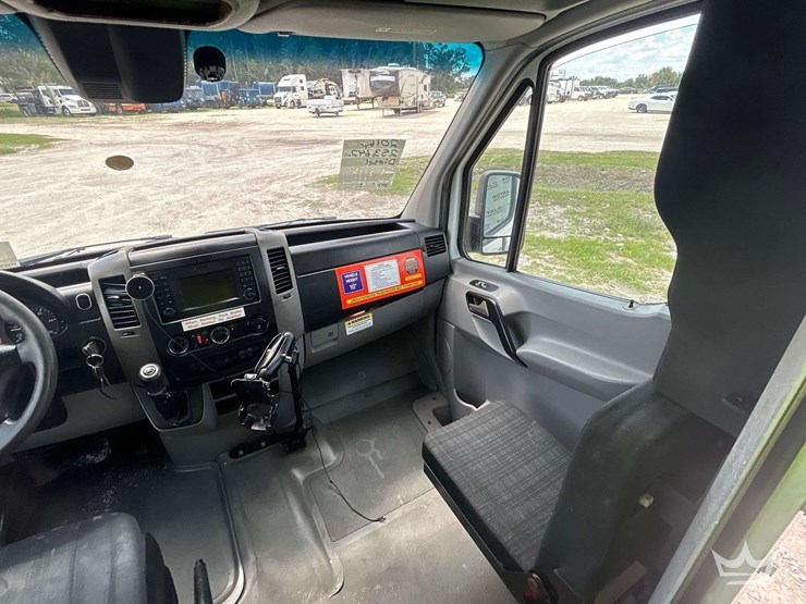 2016-mercedes-benz-sprinter-2500-image-28