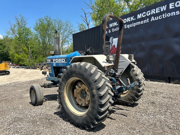 ford-7710-image-2