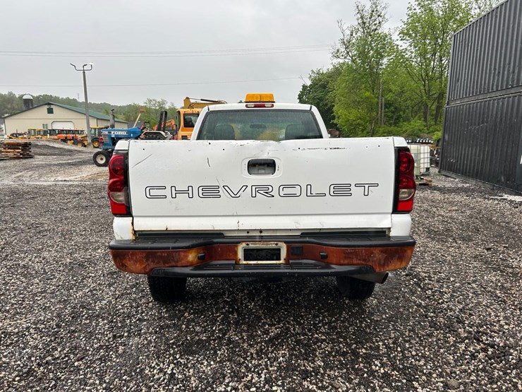 2006-chevrolet-2500-image-3